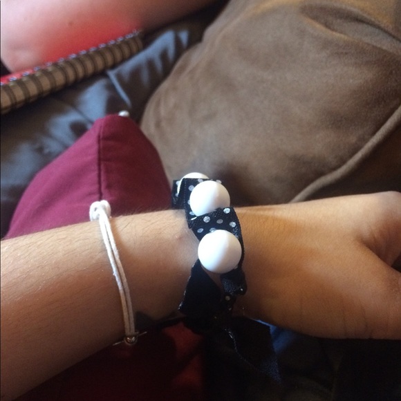 Bracelets - Picture 2 of 5